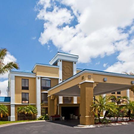 Holiday Inn Express Vero Beach-West I-95 By Ihg Kültér fotó