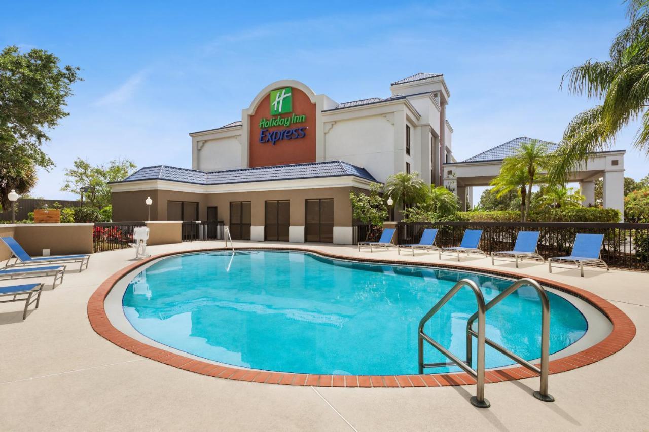 Holiday Inn Express Vero Beach-West I-95 By Ihg Kültér fotó