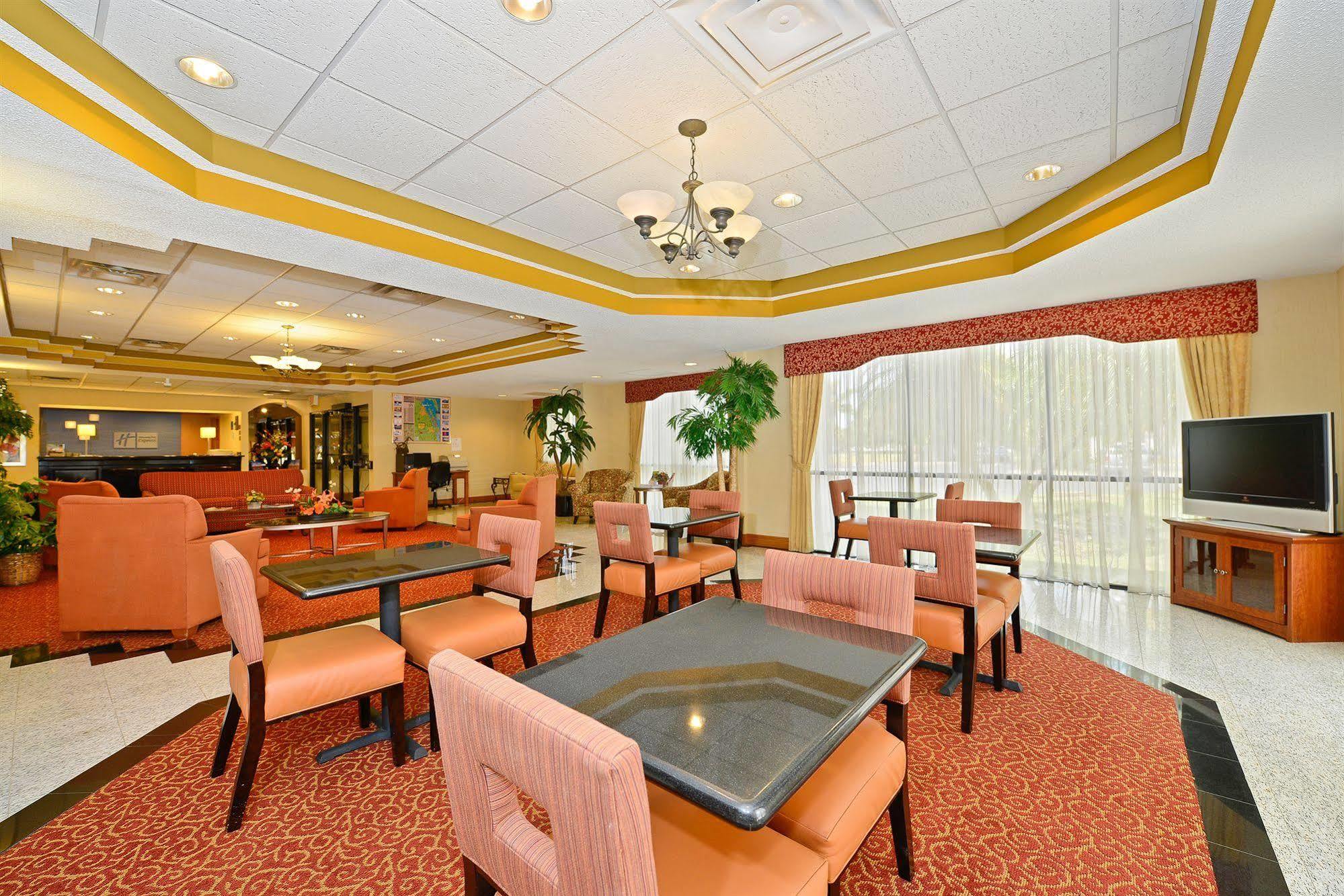 Holiday Inn Express Vero Beach-West I-95 By Ihg Kültér fotó